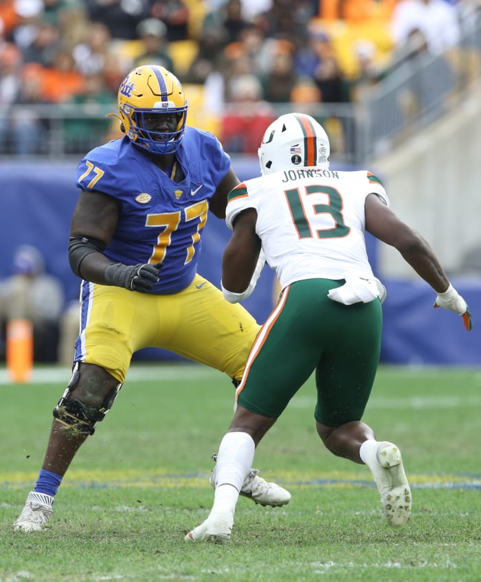 Pittsburgh Offensive Lineman Carter Warren